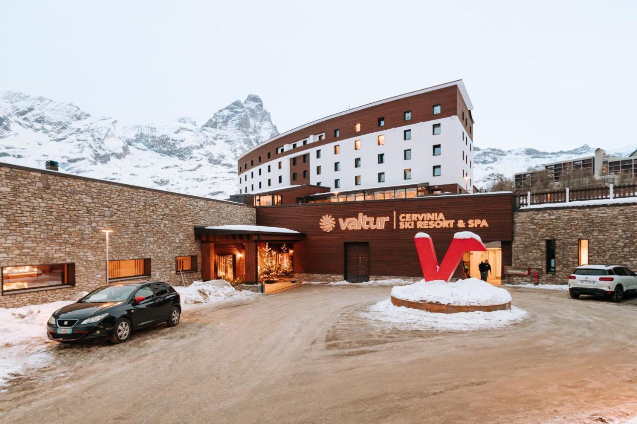 ברויל-קרוויניה Valtur Cervinia Cristallo Ski Resort מראה חיצוני תמונה